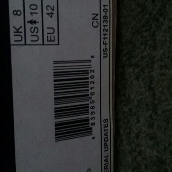 BRAND NEW!! TALL BLACK PATENT BOOTS - Picture 3 of 4